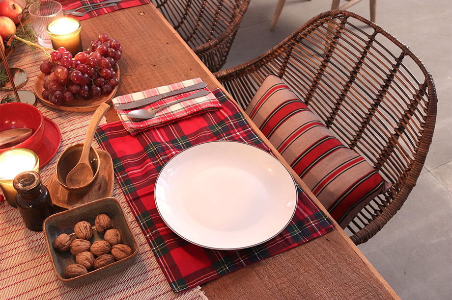Tables de Noël avec rayures, écossais et rotin 