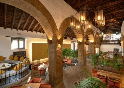 El Colmao, un nouveau restaurant décoré par Neuttro dans un ancien palais | MisterWils, furniture for free souls industriel, vintage, scandinave...