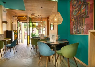La Jaula de Papel, un restaurant atypique en plein coeur de Séville | MisterWils, furniture for free souls, vintage, scandinave, sofas, chaises...