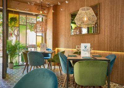 La Jaula de Papel, un restaurant atypique en plein coeur de Séville | MisterWils, furniture for free souls, vintage, scandinave, sofas, chaises...