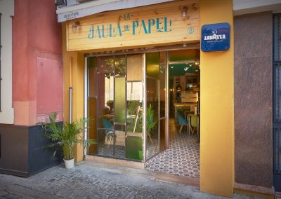 La Jaula de Papel, un restaurant atypique en plein coeur de Séville | MisterWils, furniture for free souls, vintage, scandinave, sofas, chaises...