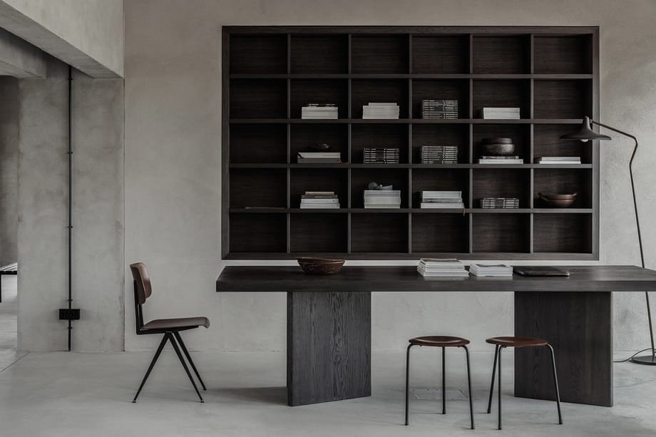 Buffets, étagères, luminaires, tables, chaises, canapés, tabourets... MisterWils. Plus de 4000m² d'exposition. 621