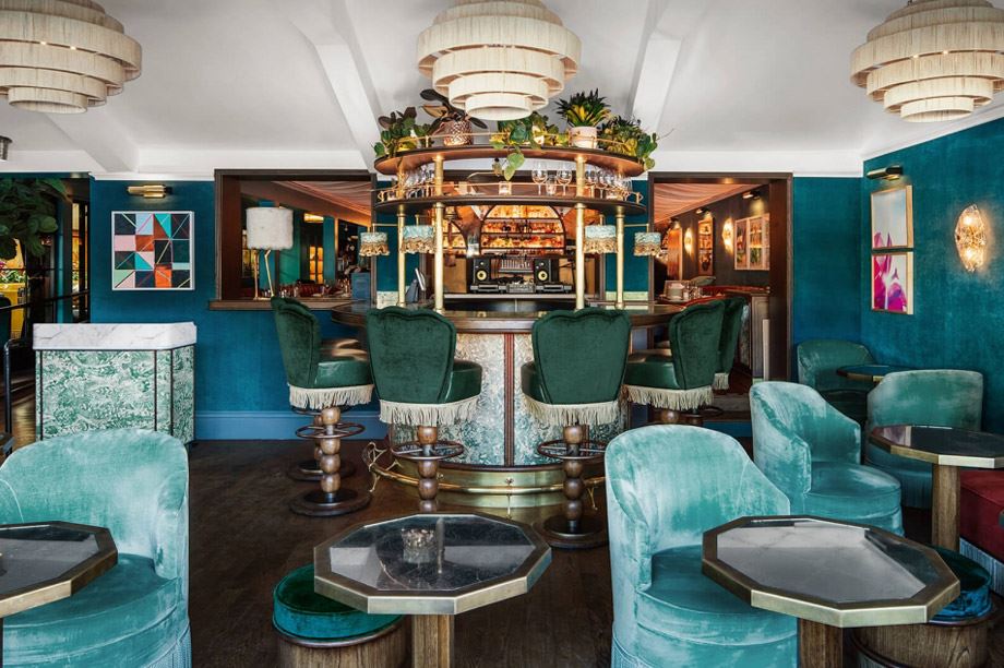 Le style rétro qui revient avec force et rendra votre bar plus accueillant