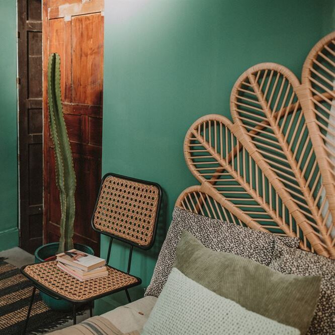 misterwils-photo-ambiance-alice-petal-2 Buffets, étagères, luminaires, tables, chaises, canapés, tabourets... MisterWils. Plus de 4000m² d'exposition. 600