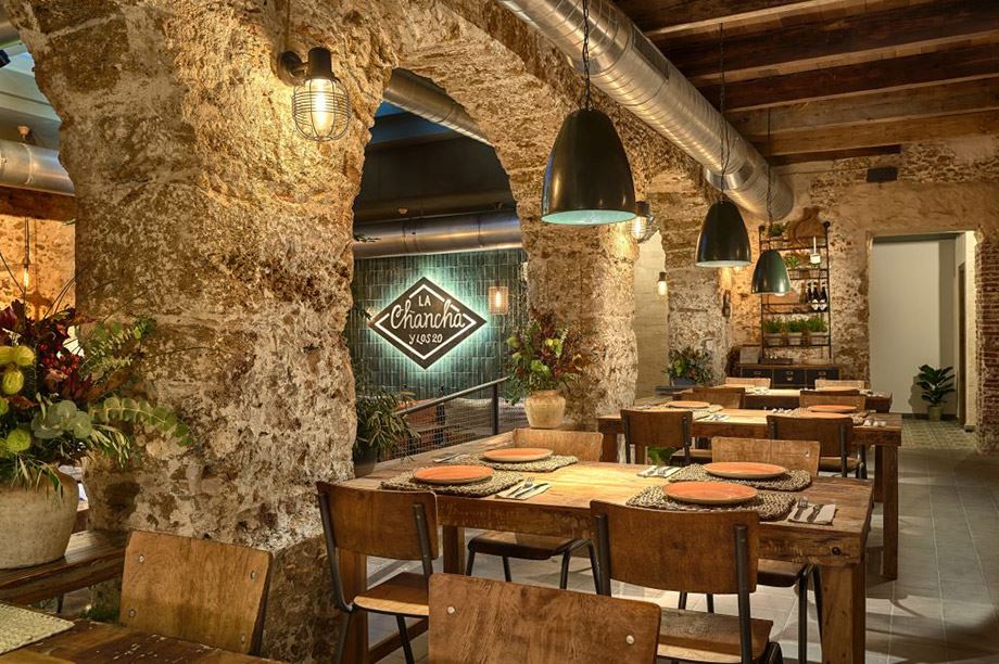 Lampes de plafond et appliques parfaites pour un restaurant