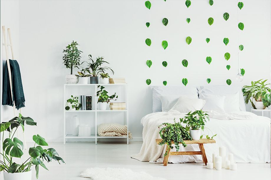 Tête de lit en rotin pour donner une touche tropicale à votre chambre