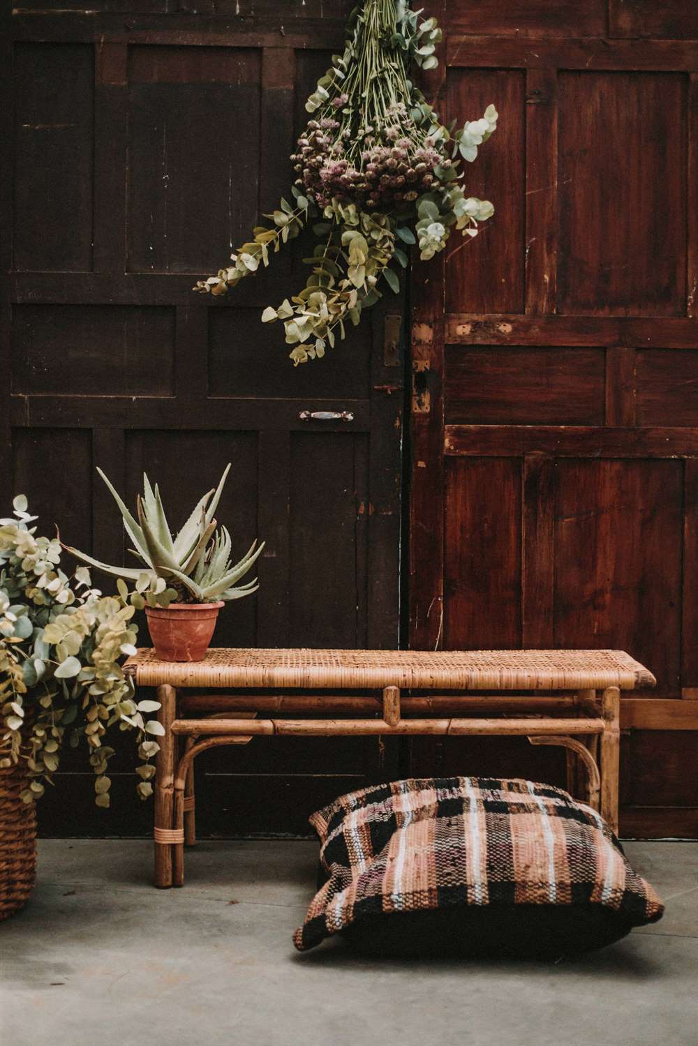 misterwils-banc-japandi-rotin-enea-theo-4 THEO Banc de style Japandi avec structure en rotin naturel, assise et dossier en fibres naturelles.Non adapté pour un usage extérieur | Trouvez-le chez Mister Wils. Plus de 4000m² d'exposition. Buffets, étagères, luminaires, tables, chaises, canapés et banquettes, tabourets, ventilateurs, plantes artificielles...