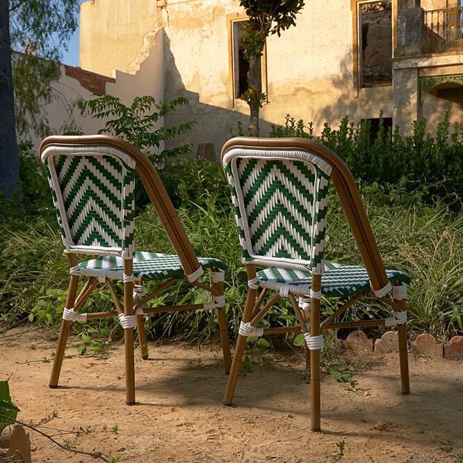 misterwils-photo-ambiance-pacific-6.jpg Type du fichier : image/jpeg Buffets, étagères, luminaires, tables, chaises, canapés, tabourets... MisterWils. Plus de 4000m² d'exposition. 532