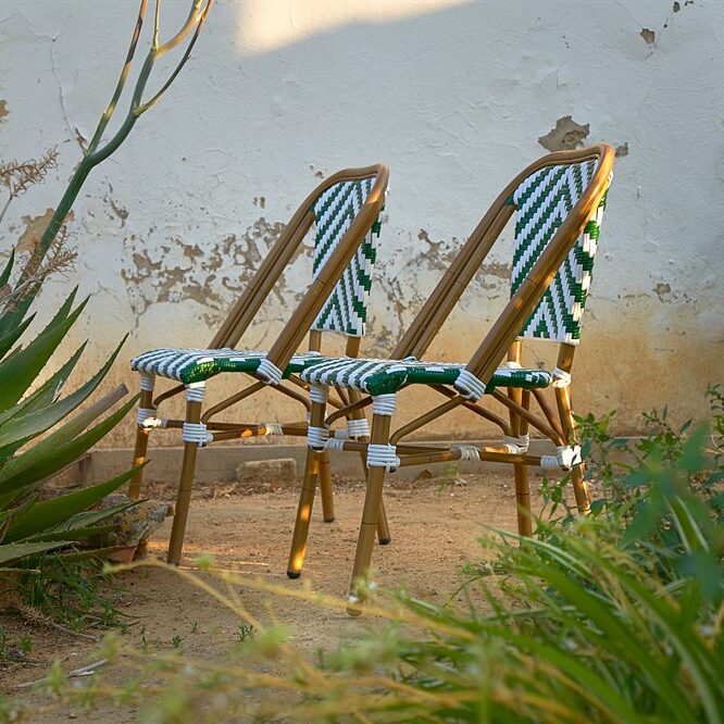 misterwils-photo-ambiance-pacific-7.jpg Type du fichier : image/jpeg Buffets, étagères, luminaires, tables, chaises, canapés, tabourets... MisterWils. Plus de 4000m² d'exposition. 531