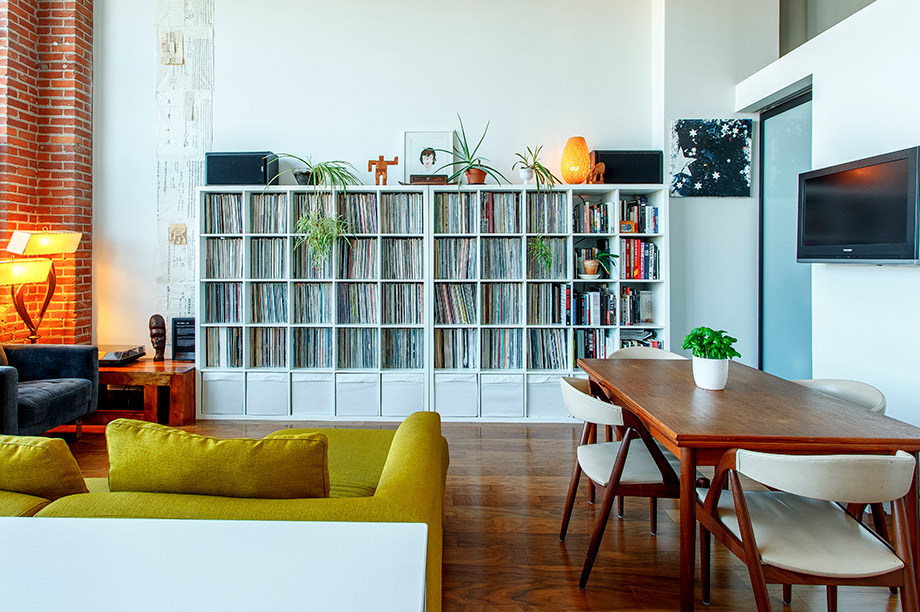 Avantages de la tendance des étagères ouvertes ou ‘open shelving’