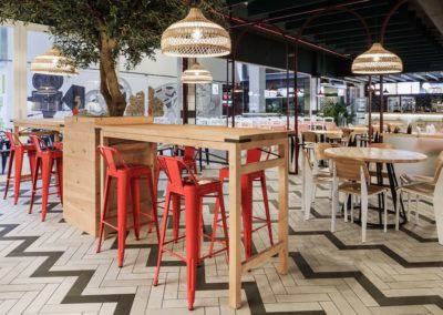 La chaîne Pomodoro, par Pablo Baruc | MisterWils plus de 4000m² d'exposition. Buffets, étagères, luminaires, tables, chaises, canapés...