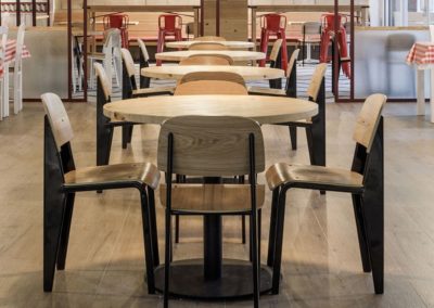 La chaîne Pomodoro, par Pablo Baruc | MisterWils plus de 4000m² d'exposition. Buffets, étagères, luminaires, tables, chaises, canapés...