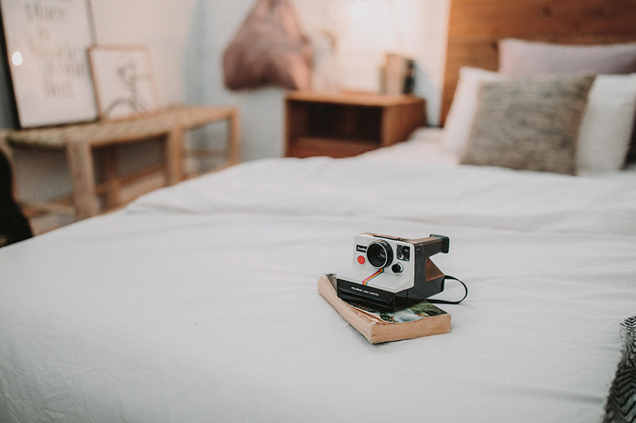 Fonctionnels, cosy, voici les meubles parfaits pour la décoration d'hôtels en 2021. Ils doivent aussi être attractifs pour être photographiés.