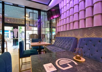 Cet espace inspiré du luxueux style Art Déco, ouvre ses portes pour inonder le cœur du quartier de Los Remedios de sensations.