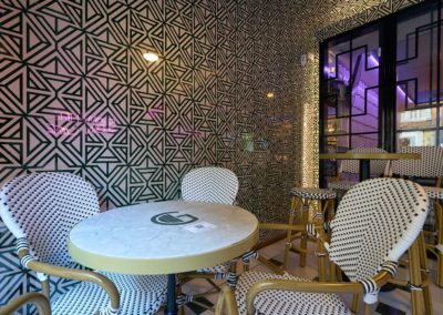 Cet espace inspiré du luxueux style Art Déco, ouvre ses portes pour inonder le cœur du quartier de Los Remedios de sensations.