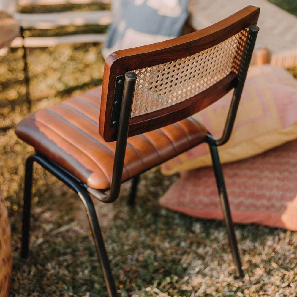 misterwils-session-photo-ambiance-vancouver VANCOUVER Chaise de style Industriel - Vintage avec structure en tubes d'acier, finition peinture powder coated | Trouvez-la chez MisterWils.