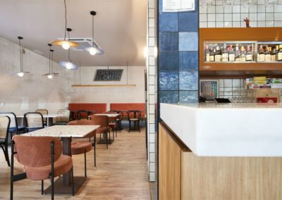 Le célèbre temple sevillan des ‘caracoles’ et ‘cabrillas’ rénove son établissement pour une esthétique moderne et fonctionnelle.12