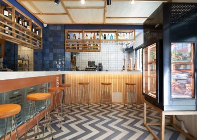 Le célèbre temple sevillan des ‘caracoles’ et ‘cabrillas’ rénove son établissement pour une esthétique moderne et fonctionnelle.4