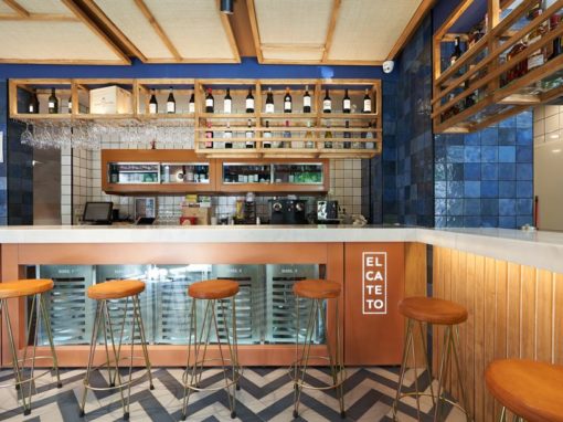 La rénovation du célèbre bar espagnol El Cateto par CM4 Architectes