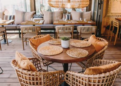 Amarola est le nouveau concept gastronomique créé par le chef Alejandro Alcántara dans une ambiance parfaite en bord de mer.22