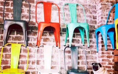 Chaise Tolix: comment intégrer ce grand classique du style industriel à son intérieur