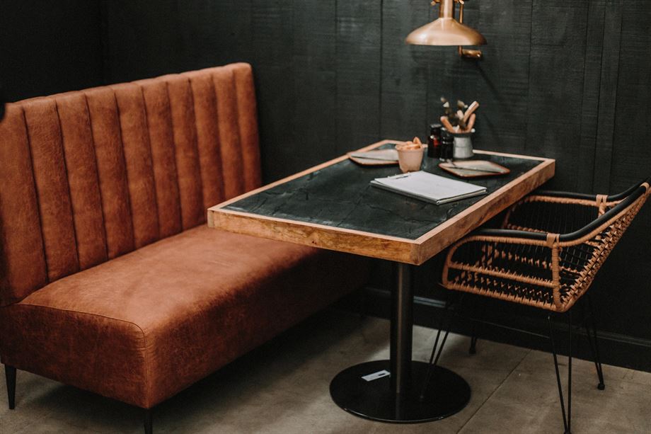 patio estilo rústico-mediterráneo