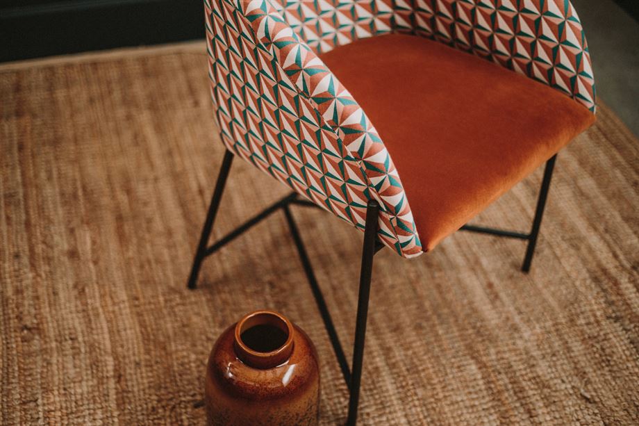 mueble personalizado silla tapziada