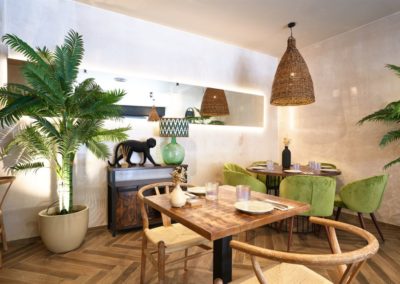 Pecado Sevilla, un restaurant décoré par GRstudio, le résultat d'une réforme globale d'un établissement fermé depuis plus de 10 ans. 2