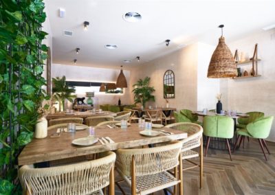 Pecado Sevilla, un restaurant décoré par GRstudio, le résultat d'une réforme globale d'un établissement fermé depuis plus de 10 ans. 3