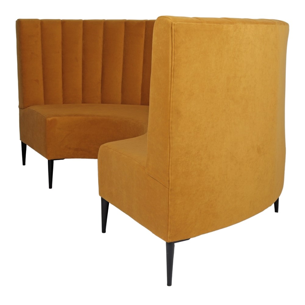 misterwils-banquette-courbe-tapissee-melvis-curry-03 BANQUETTE COURBE TAPISSÉE MELVIS style MidCentury | Trouvez-la chez MisterWils. Plus de 4000m² d'exposition. 5