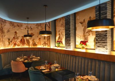 La chaîne DRAGON KITCHEN ouvre un nouvel établissement décoré par Suraña Arquitectos. 1