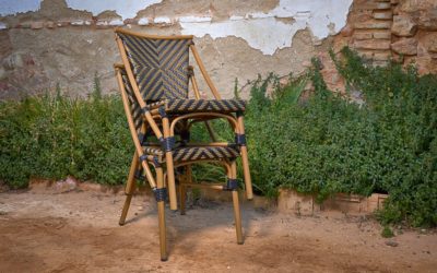 Chaises empilables et style Bistrot