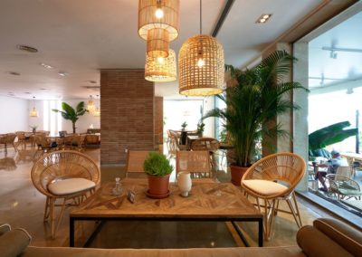 Wanna Food & Drink, rouvre ses portes dans un nouveau style | MisterWils furniture for free souls. 1