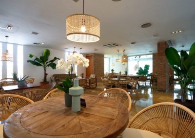 Wanna Food & Drink, rouvre ses portes dans un nouveau style | MisterWils furniture for free souls. 3