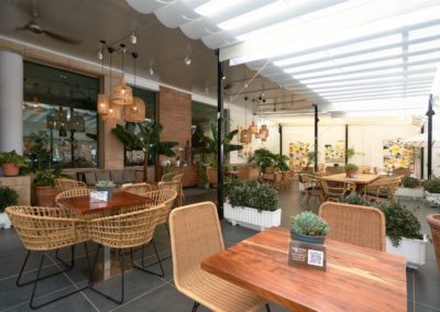 Wanna Food & Drink, rouvre ses portes dans un nouveau style | MisterWils furniture for free souls. 5