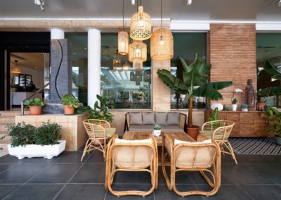 Wanna Food & Drink, rouvre ses portes dans un nouveau style | MisterWils furniture for free souls. 6