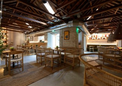 Perro Viejo à Malaga, un endroit privilégié et une carte exquise | MisterWils, furniture for free souls. 10