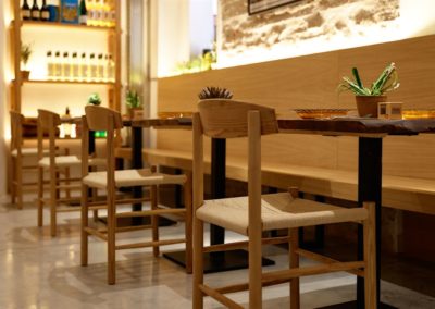 Perro Viejo à Malaga, un endroit privilégié et une carte exquise | MisterWils, furniture for free souls. 15