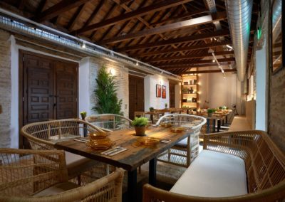 Perro Viejo à Malaga, un endroit privilégié et une carte exquise | MisterWils, furniture for free souls. 9