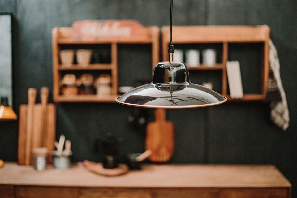 Plafonniers en métal tendances pour la salle à manger