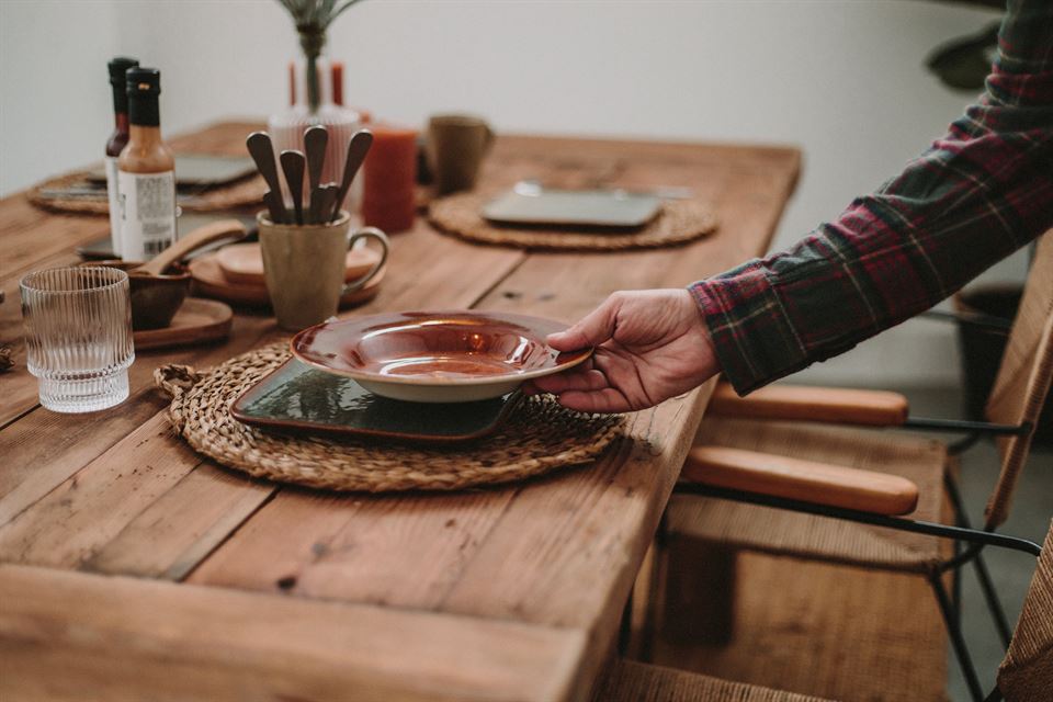 Meubles et tables en bois rustiques