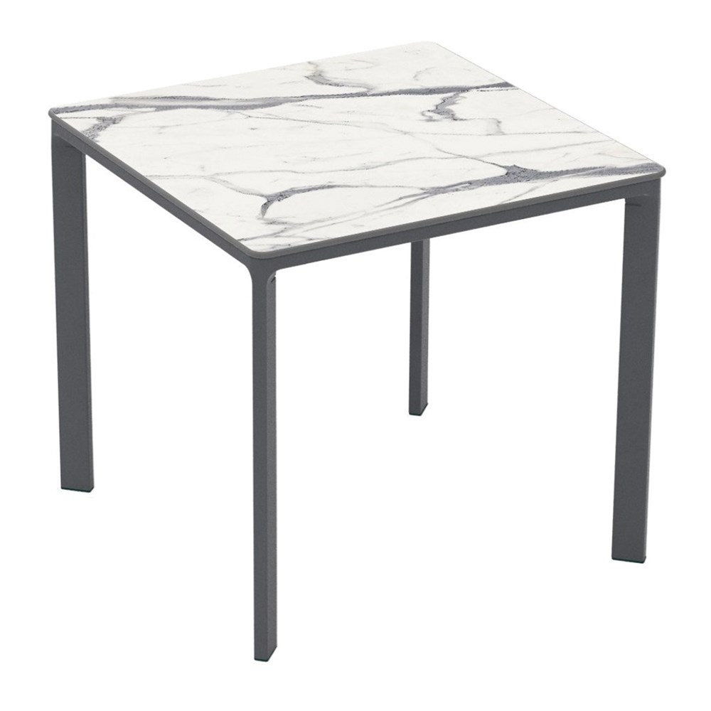 TABLE D'EXTÉRIEUR EMETE style contemporain | Trouvez-la chez MisterWils. Plus de 4000m² d'exposition. 1