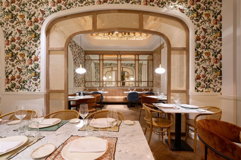 Mobilier de restaurant élégant pour votre établissement