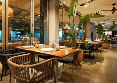 Le Groupe Lantana sur la route du succès : "El Esturión", le début d'une nouvelle étape | MisterWils. Plus de 4000m² d'exposition. 1