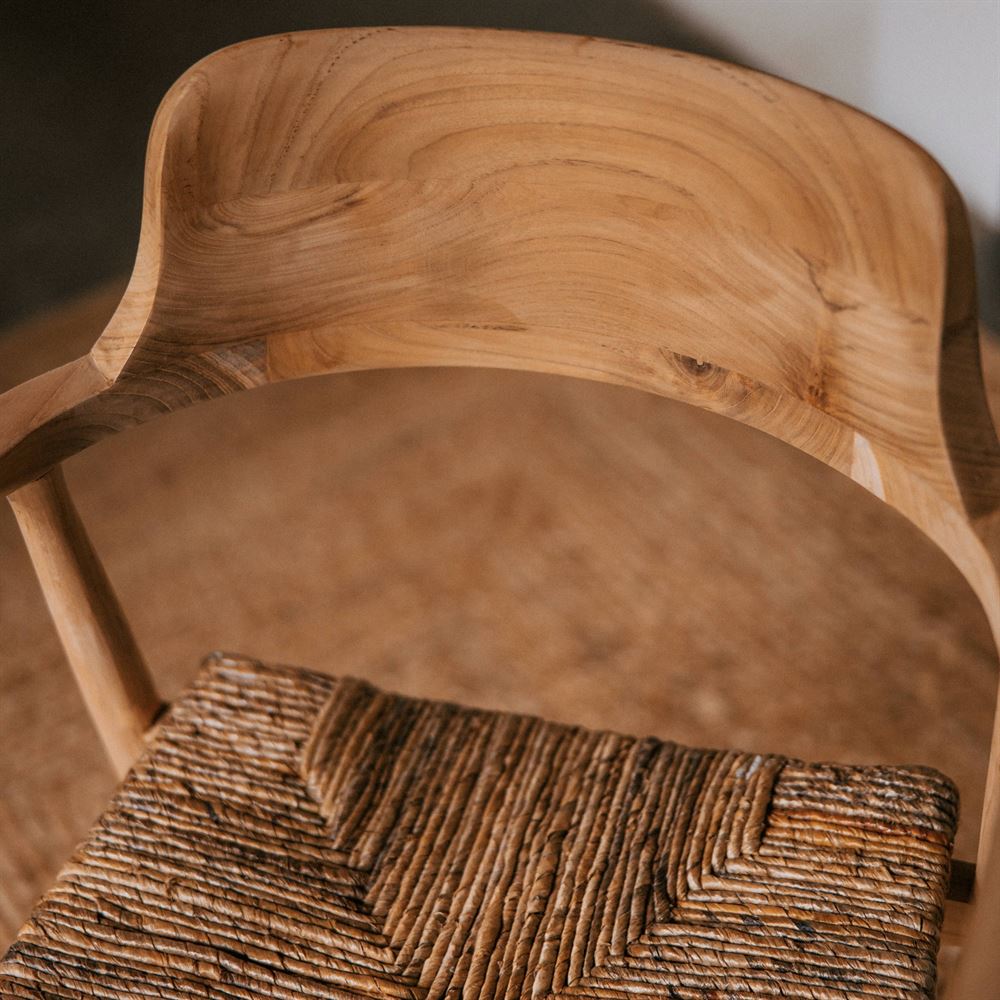 misterwils-session-photo-chaise-bois-mandalay-3 CHAISE EN BOIS MANDALAY, de style nordique | Trouvez-la chez MisterWils. Plus de 4000m² d'exposition. 7