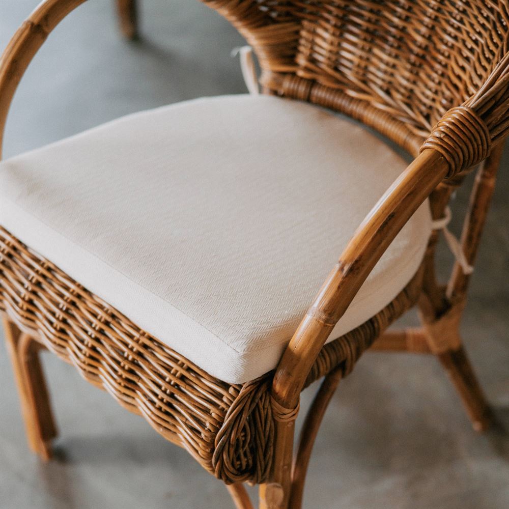 misterwils-session-photo-fauteuil-rotin-petras-2 CHAISE EN ROTIN PETRAS, style Méditerranéen | Trouvez-la chez MisterWils. Plus de 4000m² d'exposition. 6