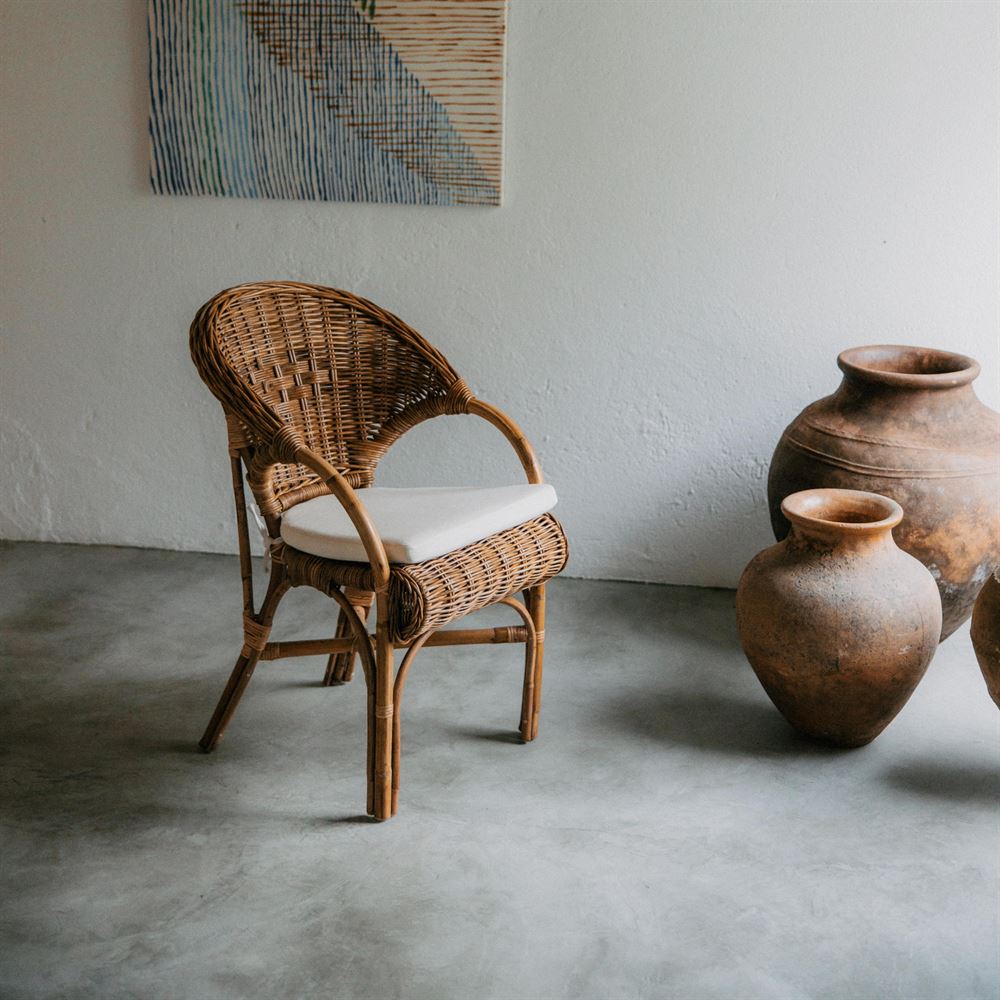 misterwils-session-photo-fauteuil-rotin-petras CHAISE EN ROTIN PETRAS, style Méditerranéen | Trouvez-la chez MisterWils. Plus de 4000m² d'exposition. 5