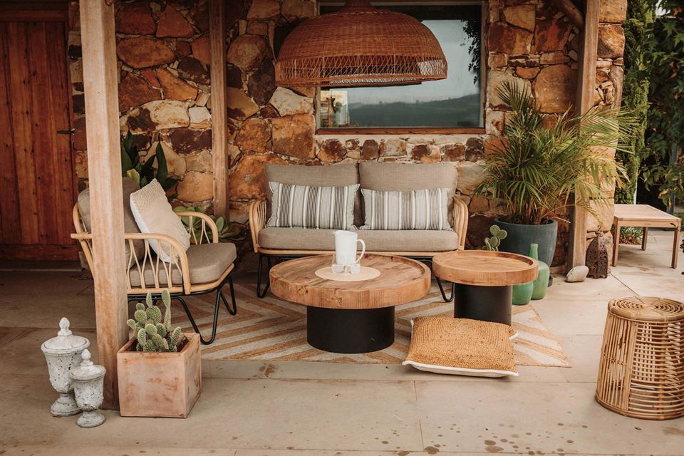 Changer vos plafonniers est un excellent moyen d'actualiser et de transformer complètement l’esthétique et l’atmosphère d’un espace. 6