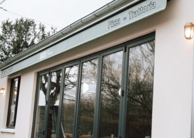 Bacio Terrazza, la fusion parfaite entre Trattoria italienne et Bistro français | Misterwils, furniture for free souls. Plus de 4000m² d'exposition. 5