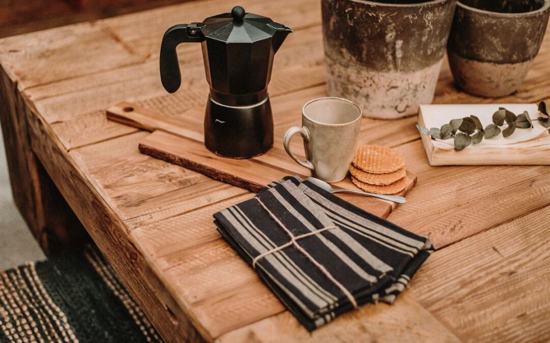 La décoration rustique donne la sensation de vivre à la campagne, avec des matériaux naturels et des éléments simples pour des espaces cosy. 1